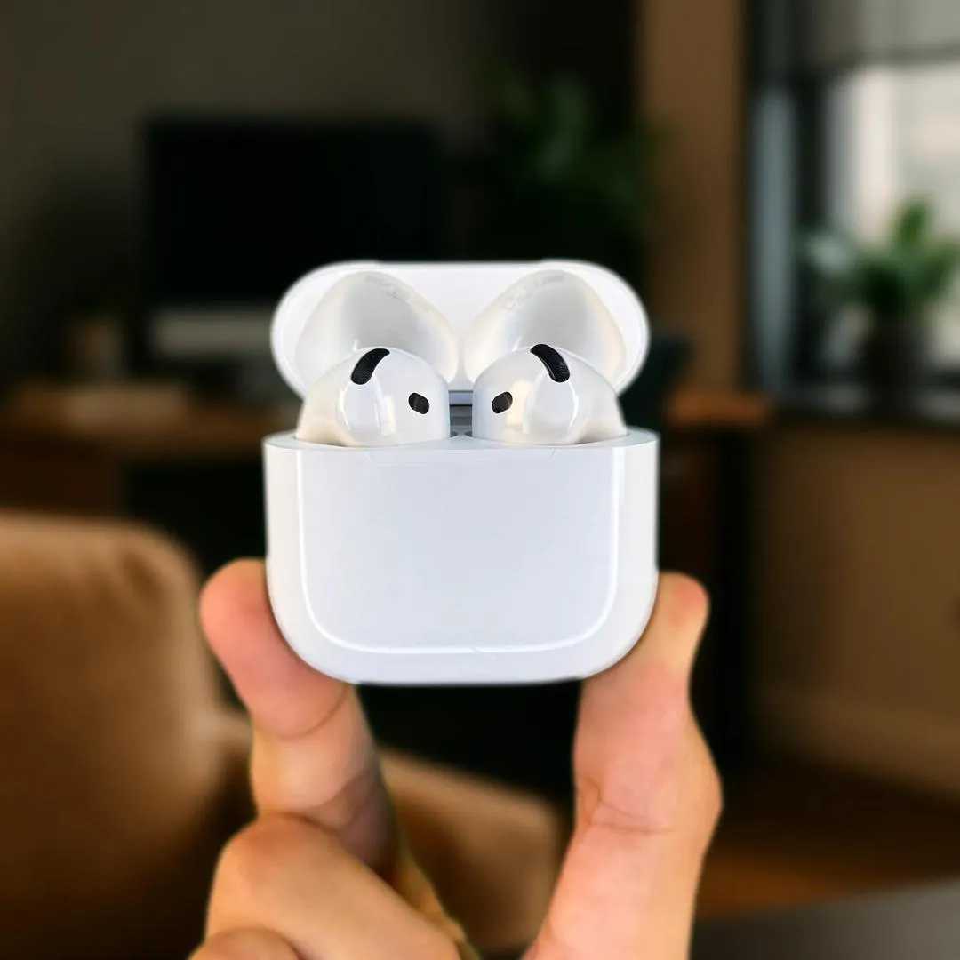 White air pod pro thumbnail 2